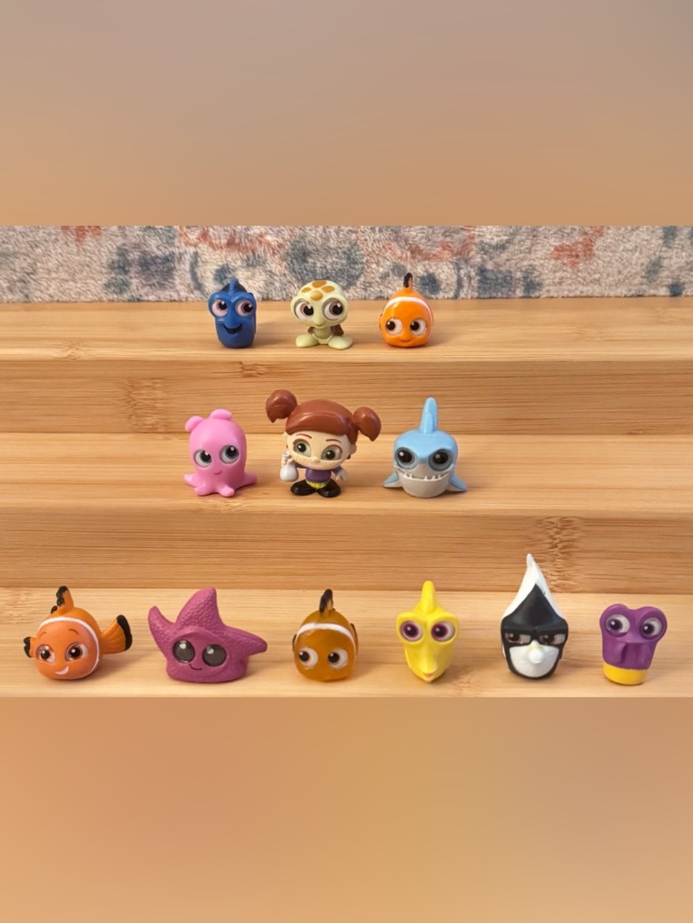 Disney Doorables FINDING NEMO LOT OF 12 SQUIRT BRUCE PEARL EXCLUSIVE NEMO